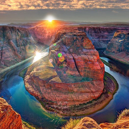 Just outside of town is Horseshoe Bend, an amazing experience to see how the Colorado River winds its way through the sand stones.